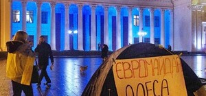 Заставили: милиция спустя год начала расследовать снос палаточного городка Евромайдана в Одессе