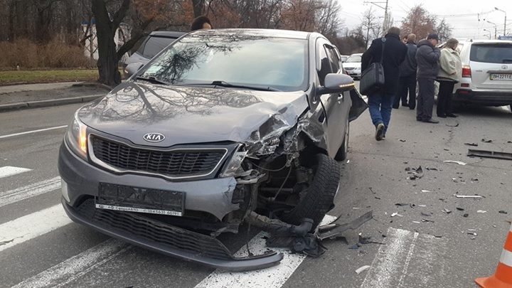 Новость - События - Осторожно, пробка: в Голосеевском районе столкнулись четыре авто. ФОТО