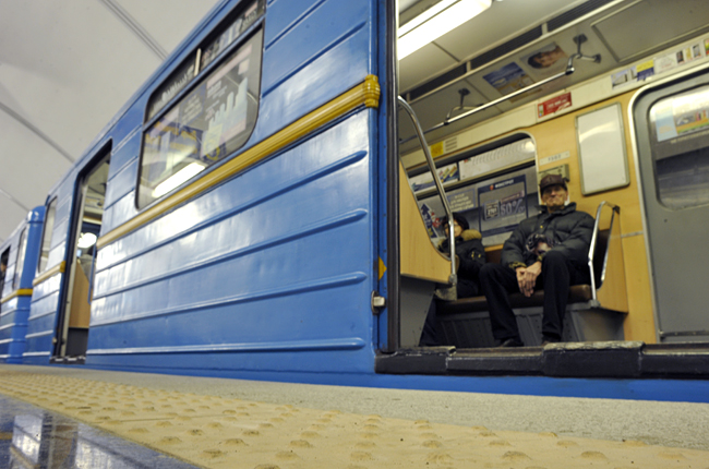 Новость - Транспорт и инфраструктура - Киевлян предупреждают о диверсиях и депрессивно настроенных пассажирах в метро