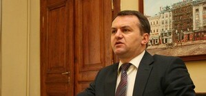 4 години на місяць: Синютка поспілкується з народом