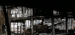 Что происходит в донецком аэропорту: мнения советника президента, бойца и  пресс-службы АТО