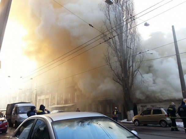 Новость - События - Туда лучше не ехать: из-за пожара в центре Киева образовалась пробка