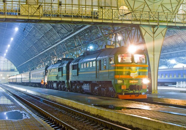 Новость - Транспорт и инфраструктура - Все для женщин: "Укрзализныця" назначила два поезда на Запад к 8 марта