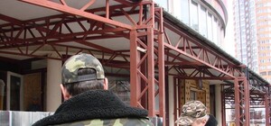 В Киеве демонтируют летние площадки кафе и ресторанов