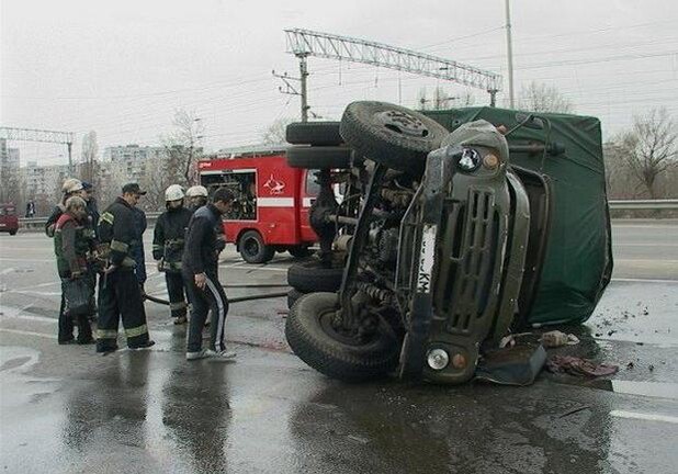 Новость - События - ДТП в Днепровском районе: грузовик перевернулся на шоссе
