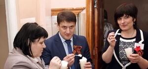 Райнин рассказал, что думает об учителях, сфотографировавшихся в Белгороде с георгиевской ленточкой