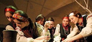 Порадуй солдата: киевлянок зовут печь паски для бойцов АТО