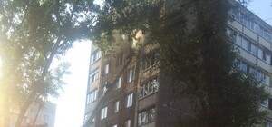 Спасатели вывели из горящего дома на Правде 10 человек