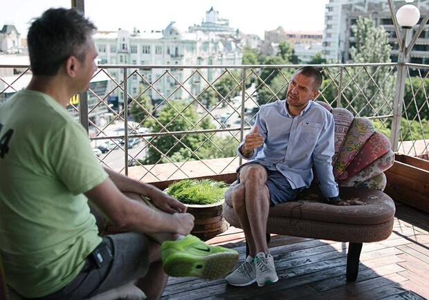 Новость - Люди города - Лидер группы Brutto дал откровенное интервью на киевской крыше