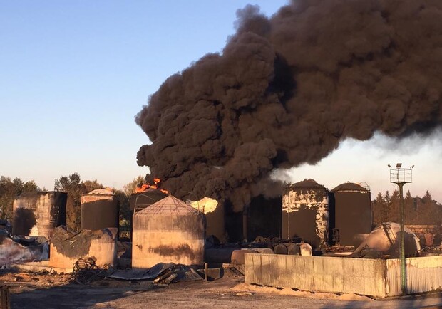Новость - События - На нефтебазе под Киевом продолжается пожар: какова ситуация сейчас