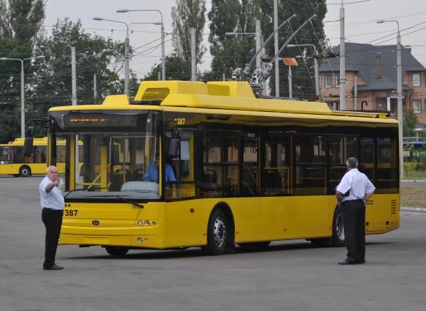 Новость - Транспорт и инфраструктура - Три троллейбусных маршрута были временно заблокированы