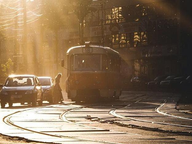 Новость - Транспорт и инфраструктура - На Дегтяревской было заблокировано движение трамваев