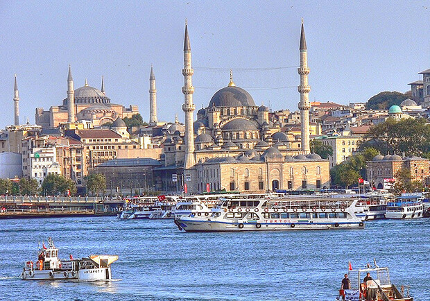 Новость - Досуг и еда - Стамбул — город контрастов и центр мироздания