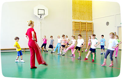 Школьники будут заниматься физкультурой не только на уроках.
Фото с сайта school-2013.msk.ru