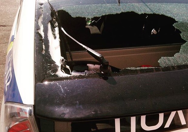 Новость - Люди города - Неизвестные в Киеве разбили машину патрульных полицейских