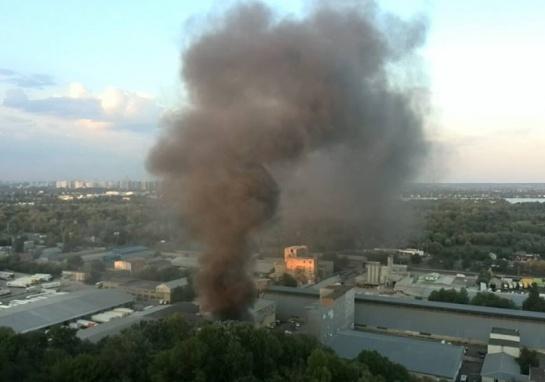 Новость - События - В Голосеевском районе случился масштабный пожар