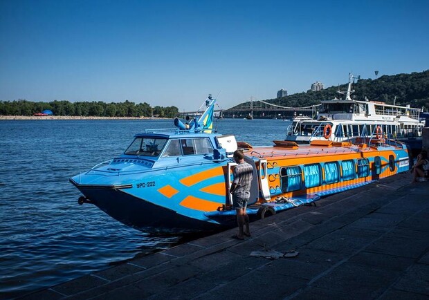 Новость - Досуг и еда - В Киеве стартовали водные прогулки по Днепру на скоростном катере