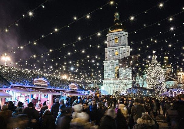 Новость - Досуг и еда - Пряники, комета и ледяные горки: как украсят центр Киева на новогодние праздники