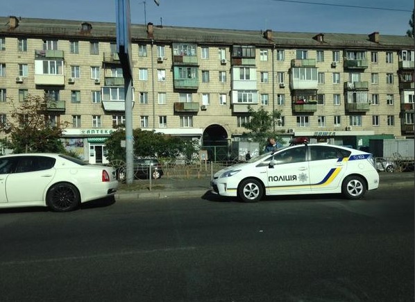 Новость - События - Футболиста "Динамо" остановили киевские полицейские