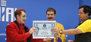 Театр Маски-шоу попал в Книгу рекордов Украины