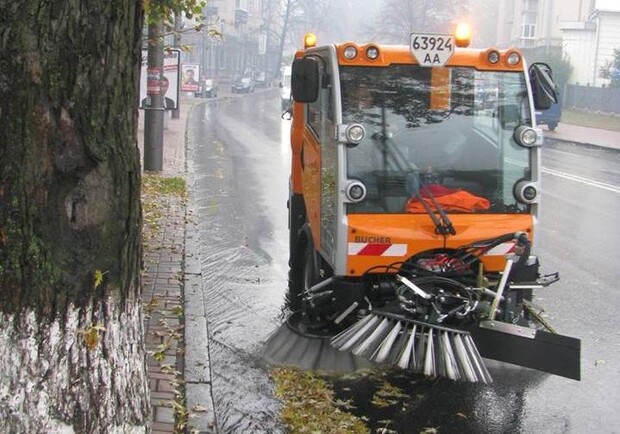Новость - События - Киев будут чистить "усатые" машины для уборки