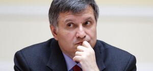 Аваков  судитиметься з львівським активістом за право  виступати російською
