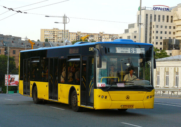Новость - Транспорт и инфраструктура - Автобусный маршрут в Соломенском районе получил новую остановку
