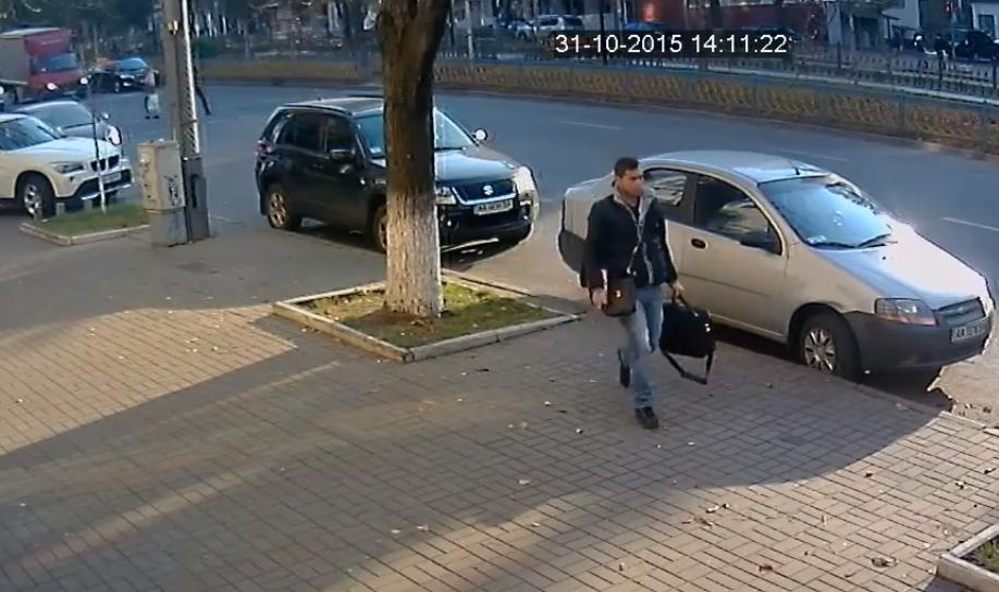 Новость - События - Опубликовано видео: в Киеве засекли двух автомобильных воров