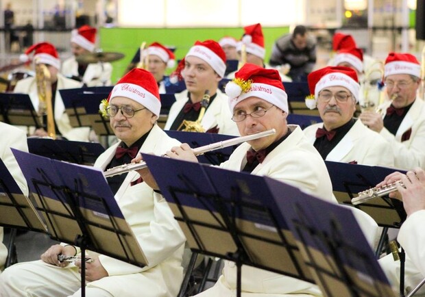 Новость - Досуг и еда - В "Борисполе" под Новый год будет играть оркестр и выступать циркачи