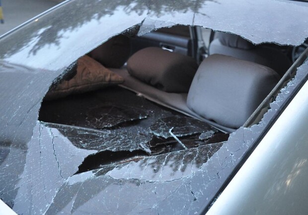 Новость - События - На Бессарабке грабители отобрали у водителя 70 тысяч долларов