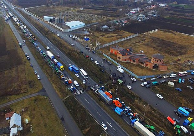 Новость - События - Аграрии перекрыли трассу Киев-Одесса