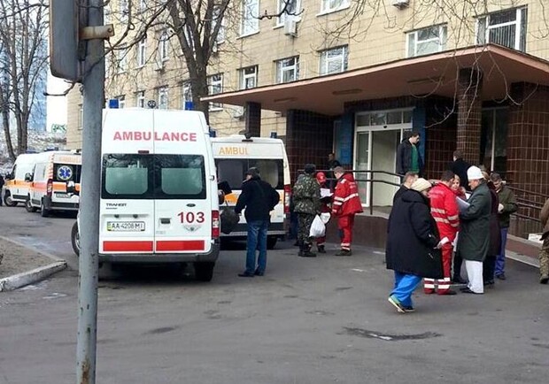 Новость - События - "У нас снова борт": волонтеры просят киевлян принести бинты и лекарства для военных