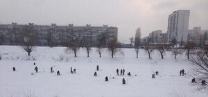 Полицейские спасли троих мужчин, провалившихся под лед в Русановском канале. Видео