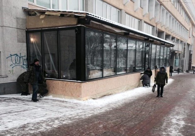Новость - Досуг и еда - В центре Киева демонтировали капитальную пристройку ресторана