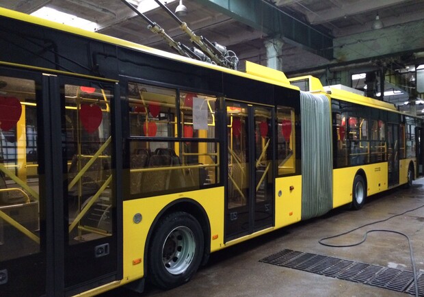 Новость - События - Ко Дню влюбленных по Киеву будут ездить тематические троллейбусы
