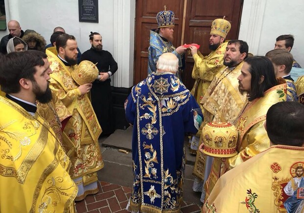 Новость - События - В Софии Киевской возобновили богослужения
