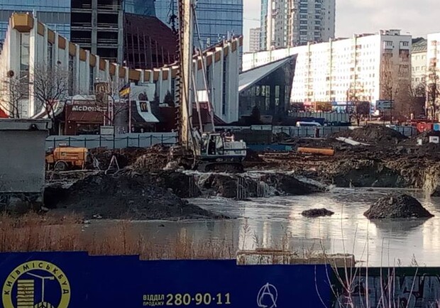 Новость - Транспорт и инфраструктура - На Шулявке строители случайно раскопали старое озеро