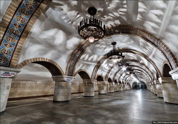 Новость - Транспорт и инфраструктура - Пока ты спишь: новая подборка фото станций метро Киева ночью