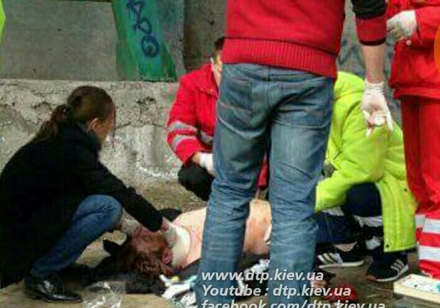 Новость - События - В Киеве на улице повесился мужчина