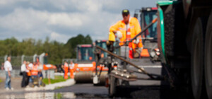 Трассу Днепропетровск-Запорожье начали чинить