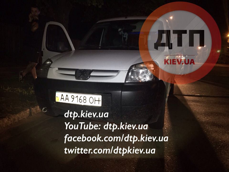 Новость - События - В Киеве полиция задержала пьяного водителя с дымящимся колесом