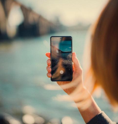 Новость - События - Попробуй найти в телефоне: Instagram полностью изменил дизайн