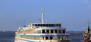 Два года на причале в Одессе: теплоход Викинг Синеус ушел  в  долгожданный круиз