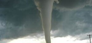 На крымскую трассу обрушился гигантский торнадо [Видео]