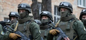 Львівську міськраду оточили силовики у повній амуніції