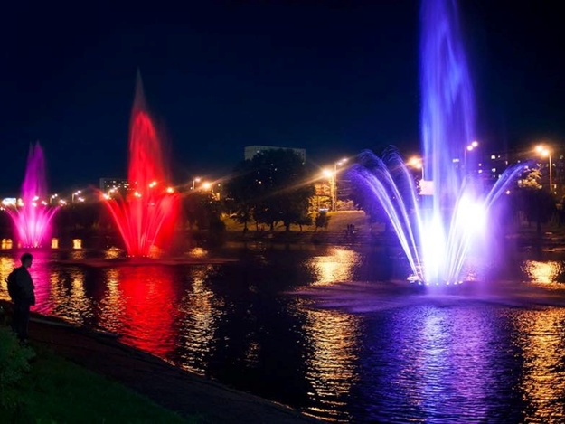 Новость - События - На Русановской набережной добавят еще светомузыкальных фонтанов: когда и сколько