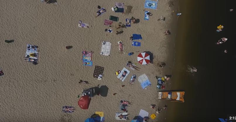 Новость - Досуг и еда - Видео для мотивации пойти на пляж: как выглядит Гидропарк с высоты птичьего полета