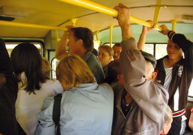 Новость - События - В Киеве разыскивают военного, который проучил карманного воришку в автобусе