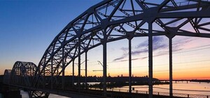 Гори-гори ясно: на Дарницком мосту полностью заменят освещение