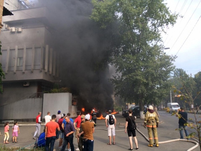 Новость - События - Причины, видео, комментарий полиции: в Киеве горел офис телеканала "Интер"